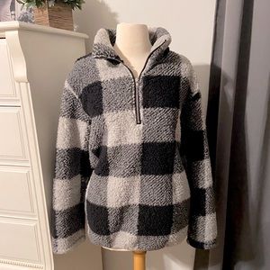 Zesica Sherpa style fuzzy black and grey pullover